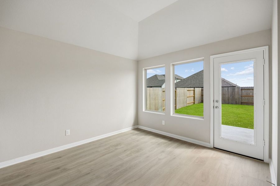 Spacious, unfurnished interior of a new home in Riviera Pines, Huffman (Image 14).