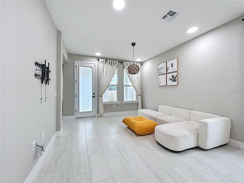 Furnished interior view inside a new home in , Winter Garden (Image 38).