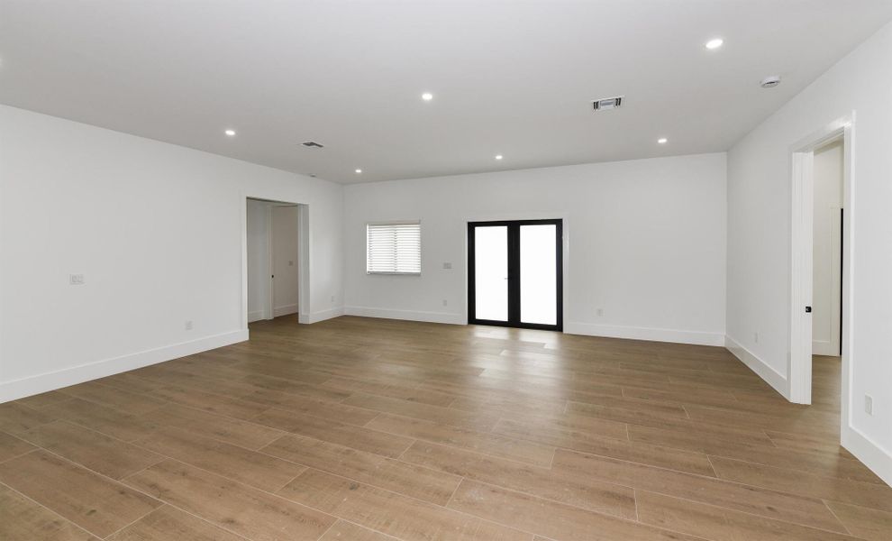 Spacious, unfurnished interior of a new home in , West Palm Beach (Image 23).