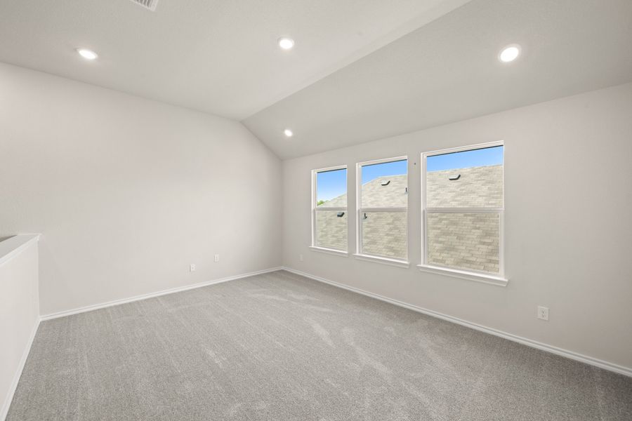 Spacious, unfurnished interior of a new home in Pirate Village, Granbury (Image 27).