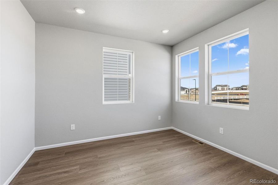 Spacious, unfurnished interior of a new home in , Aurora (Image 23).