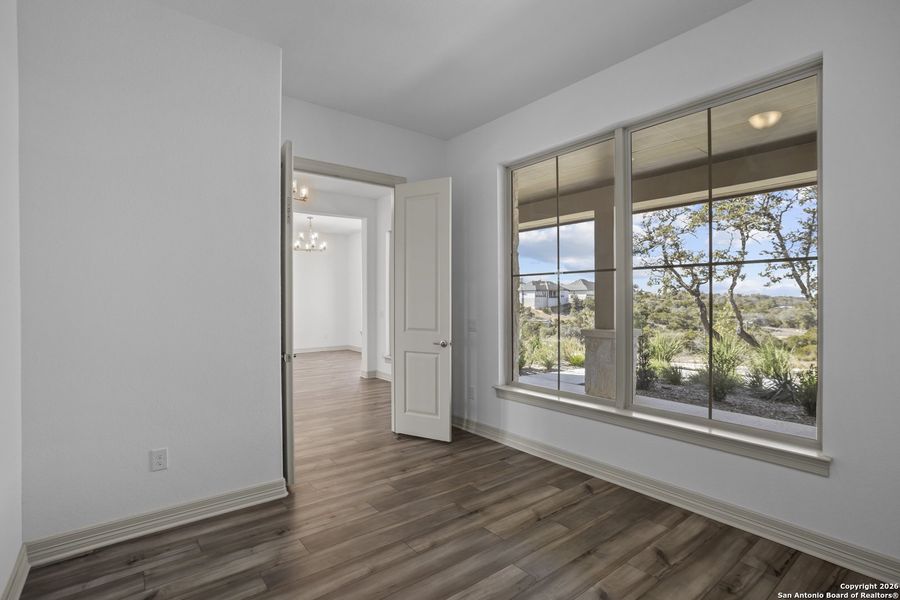 Spacious, unfurnished interior of a new home in Highland Estates, San Antonio (Image 19).