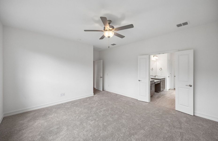 Spacious, unfurnished interior of a new home in Creekview Meadows, Pilot Point (Image 23). Spacious, unfurnished interior of a new home in Creekview Meadows, Pilot Point (Image 23).