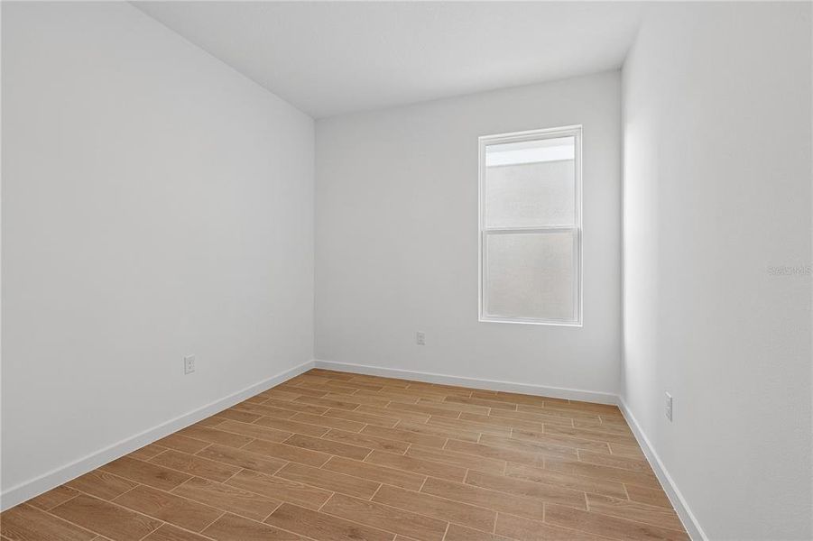 Spacious, unfurnished interior of a new home in Sabana Reserve, Ocala (Image 10).