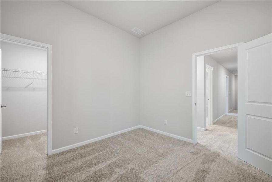 Spacious, unfurnished interior of a new home in , Lawrenceville (Image 36).