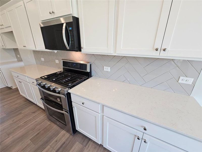 Furnished interior view inside a new home in , Gainesville (Image 9).