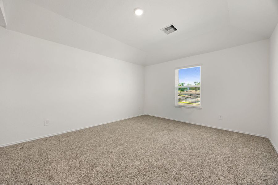 Spacious, unfurnished interior of a new home in Breckenridge Forest, Spring (Image 26).