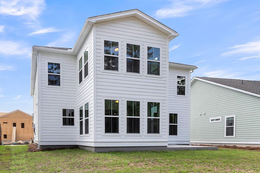 Exterior details and patio area of a home in Phillips Crossing, Ridgeville (Image 23).