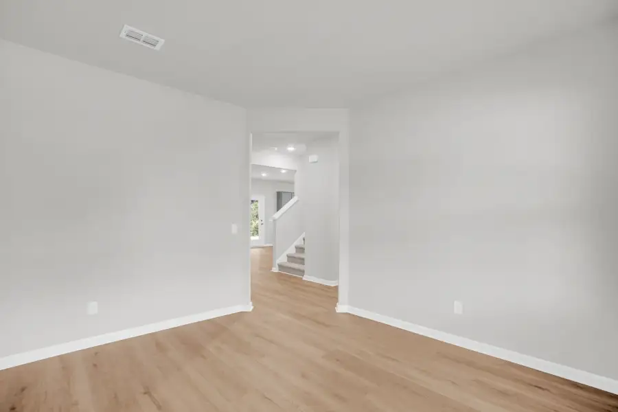 Spacious, unfurnished interior of a new home in Bradford Pointe, Summerville (Image 45).