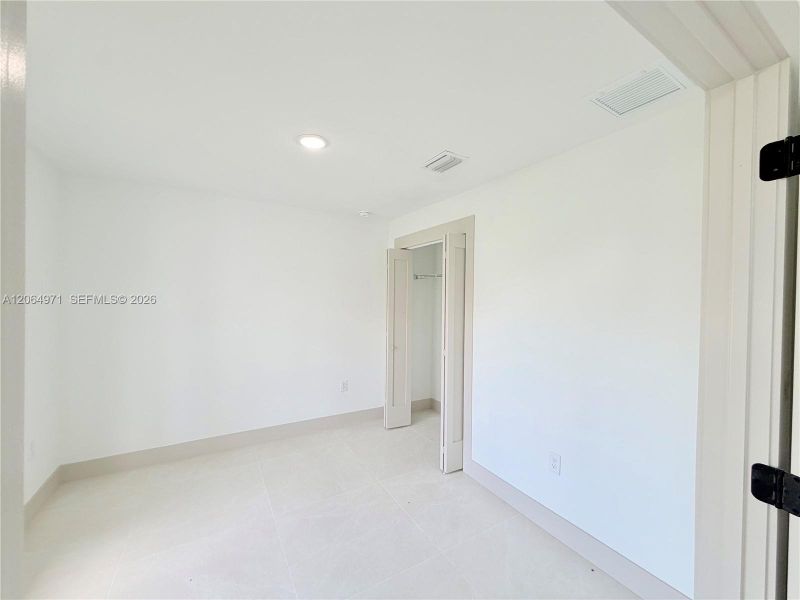 Spacious, unfurnished interior of a new home in , Lehigh Acres (Image 50).