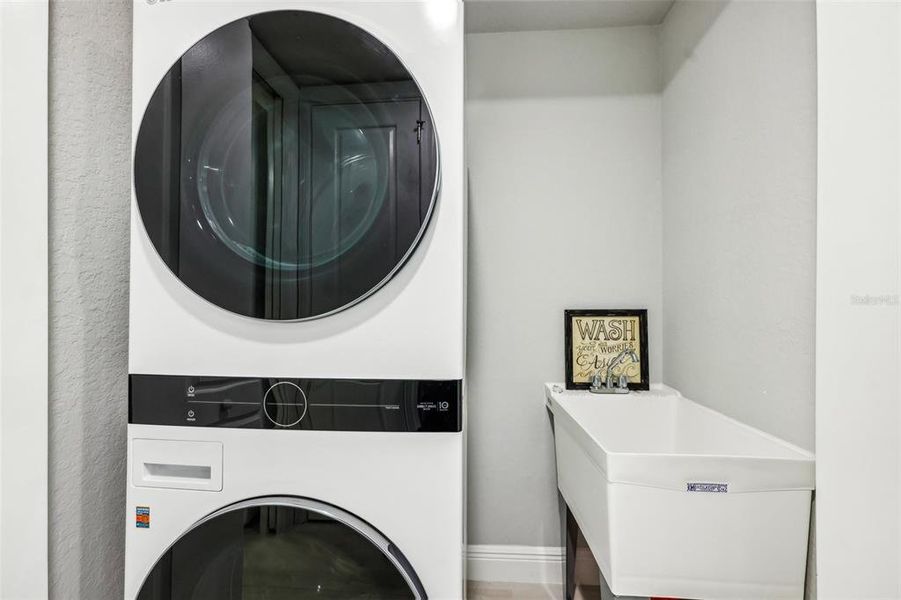Furnished interior view inside a new home in , New Smyrna Beach (Image 27).