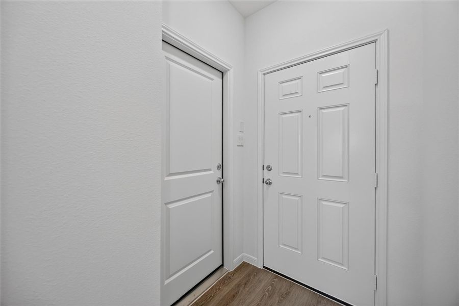 Spacious, unfurnished interior of a new home in , Houston (Image 13).