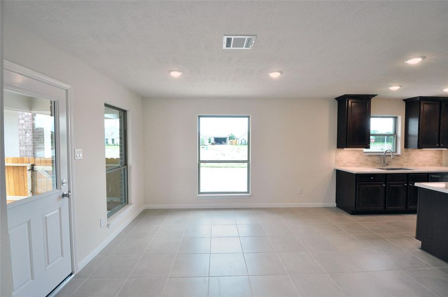 Spacious, unfurnished interior of a new home in , League City (Image 19). Spacious, unfurnished interior of a new home in , League City (Image 19).