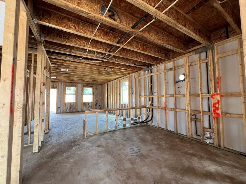 Spacious, unfurnished interior of a new home in Rolling Glen, Hutto (Image 14).