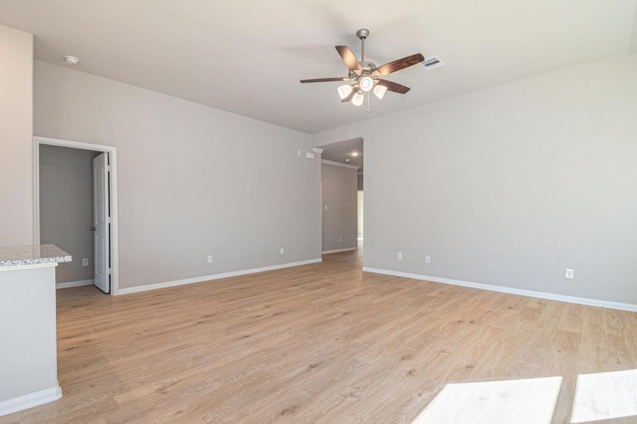 Spacious, unfurnished interior of a new home in Clear View Estates, Willis (Image 20).