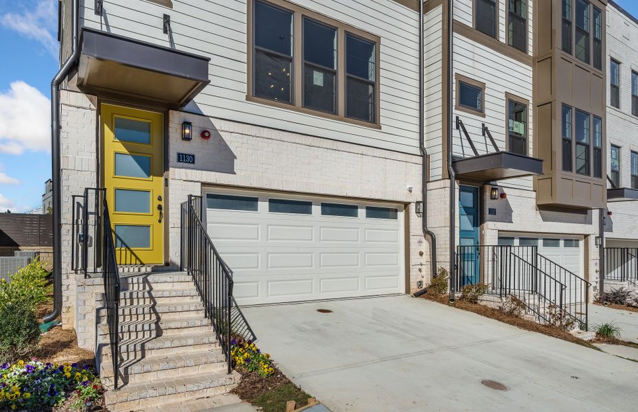 Representative exterior details of a home built from the Hutton by Pulte Homes in Altus at The Quarter, Atlanta (Image 4).