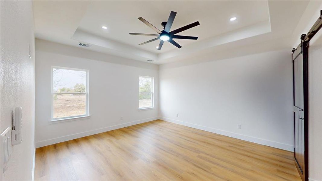 Spacious, unfurnished interior of a new home in , Greenville (Image 28).