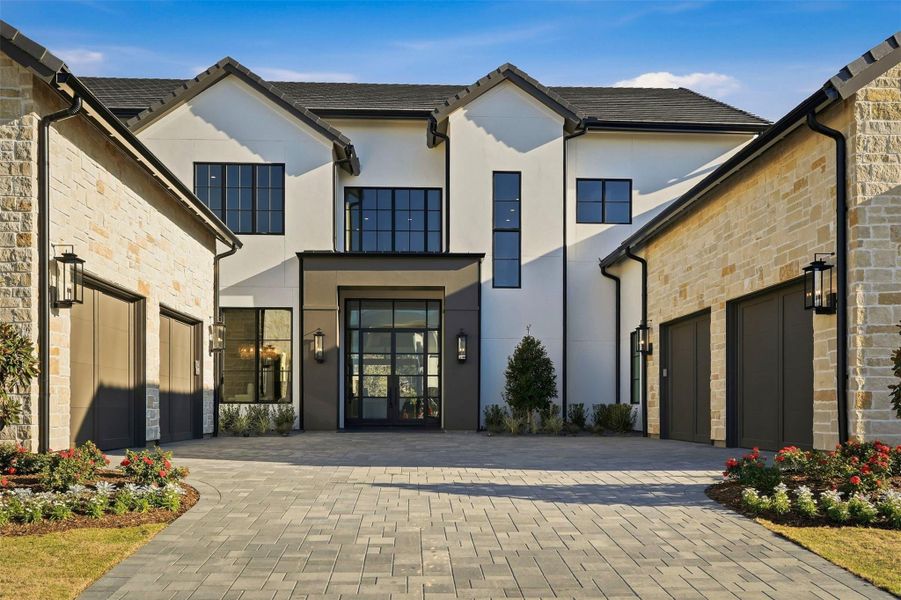 A daylight perspective that highlights the striking architecture and refined details of this exceptional estate. A daylight perspective that highlights the striking architecture and refined details of this exceptional estate.