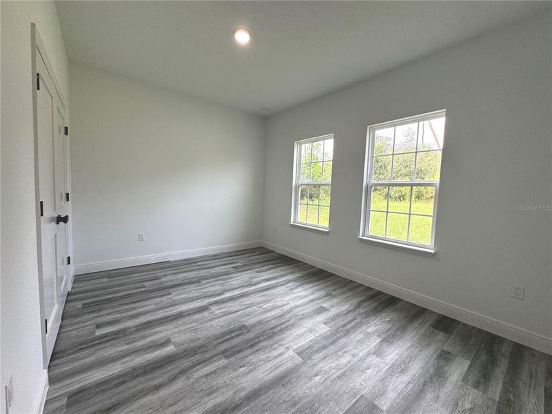 Spacious, unfurnished interior of a new home in , Ocala (Image 17).