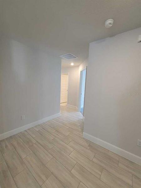 Spacious, unfurnished interior of a new home in , Ocala (Image 24).
