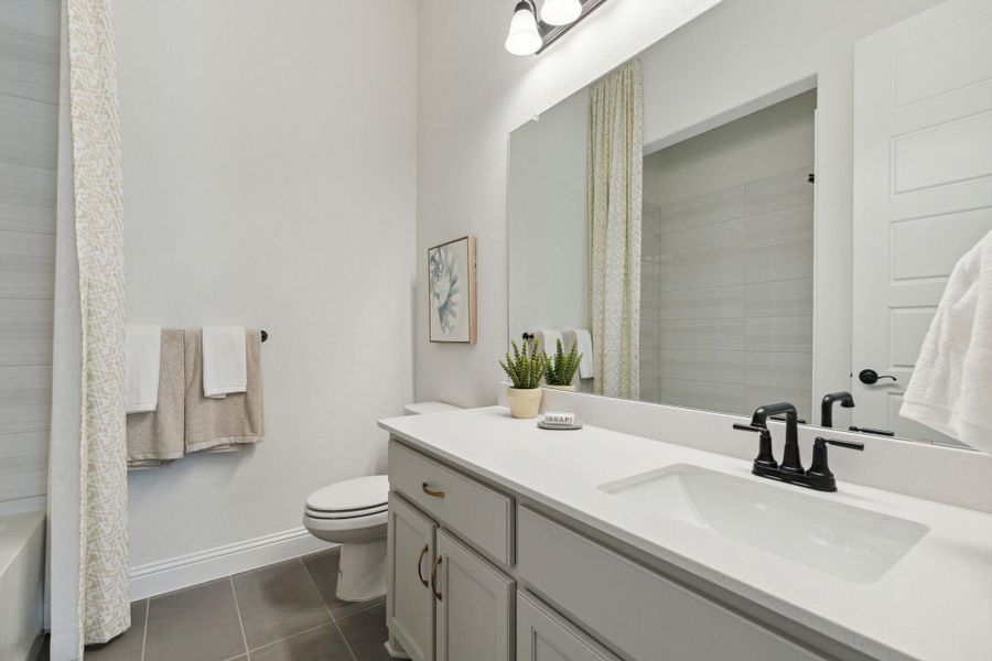 Bathroom | Concept 3441 at Hidden Creek Estates in Van Alstyne, TX by Landsea Homes