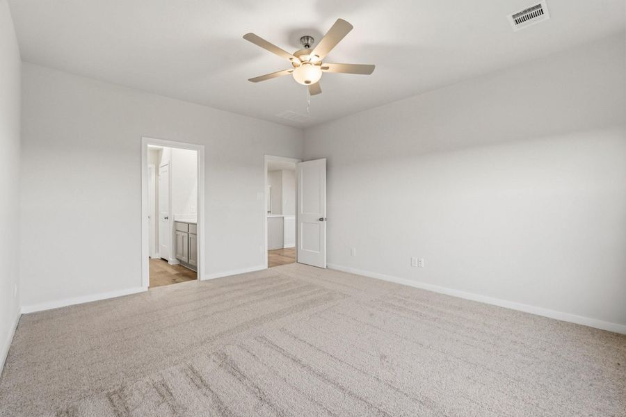 Spacious, unfurnished interior of a new home in Sanford Farms, Waller (Image 15). Spacious, unfurnished interior of a new home in Sanford Farms, Waller (Image 15).