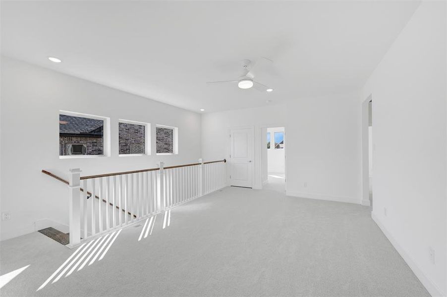 Spacious, unfurnished interior of a new home in Heath Golf & Yacht Villas, Heath (Image 25).