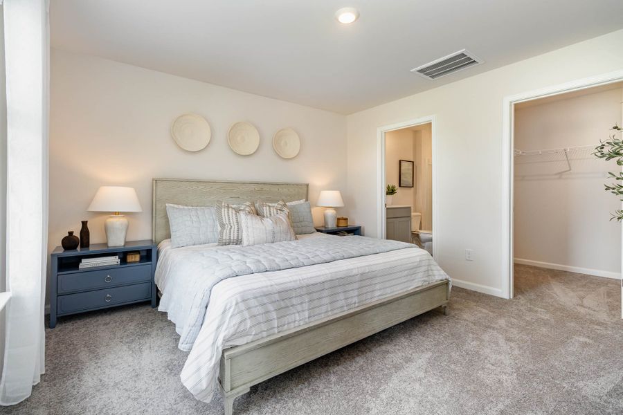 Representative furnished interior of a home built from the HELENA by D.R. Horton in Jordanville Farms, Galivants Ferry (Image 29).