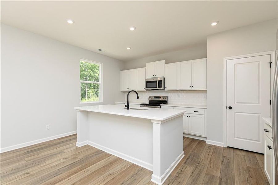 Furnished interior view inside a new home in Rhodes Glen, Lawrenceville (Image 8).