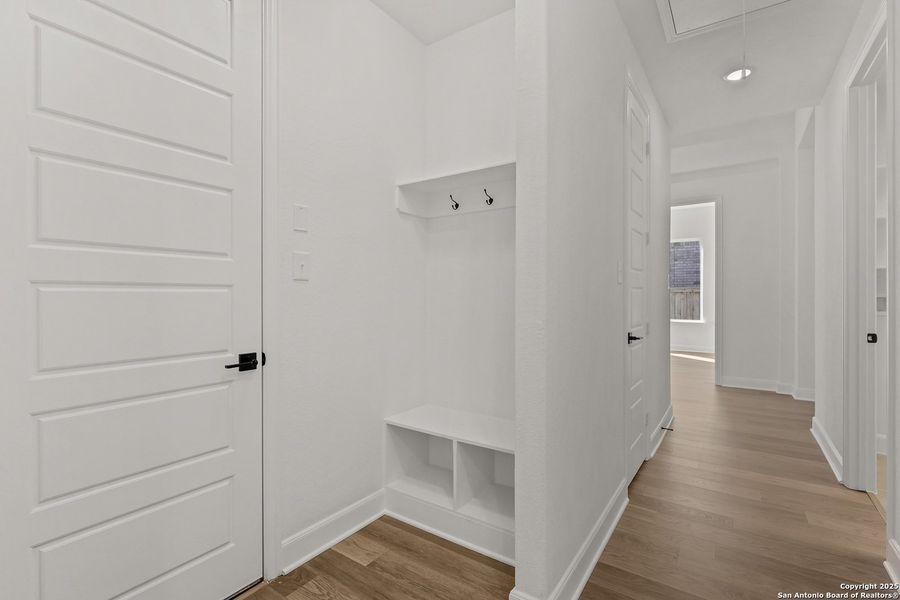 Spacious, unfurnished interior of a new home in Mayfair 60', New Braunfels (Image 30).