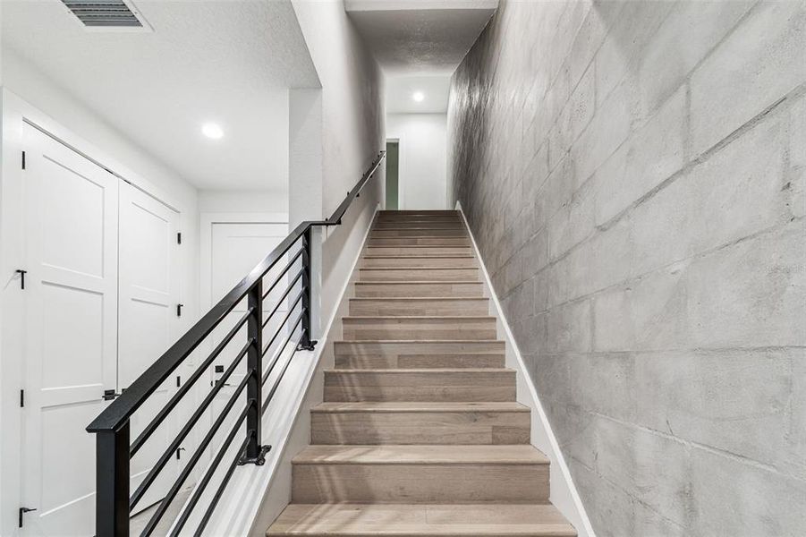 Spacious, unfurnished interior of a new home in , St. Petersburg (Image 37).