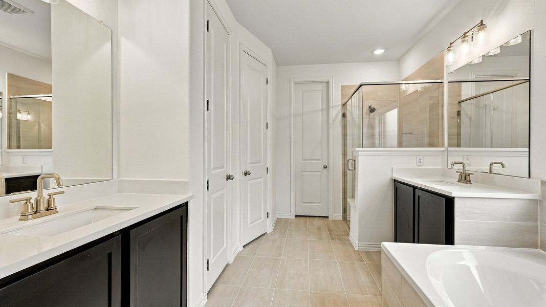 Furnished interior view inside a new home in Wildflower Ranch, Fort Worth (Image 33).
