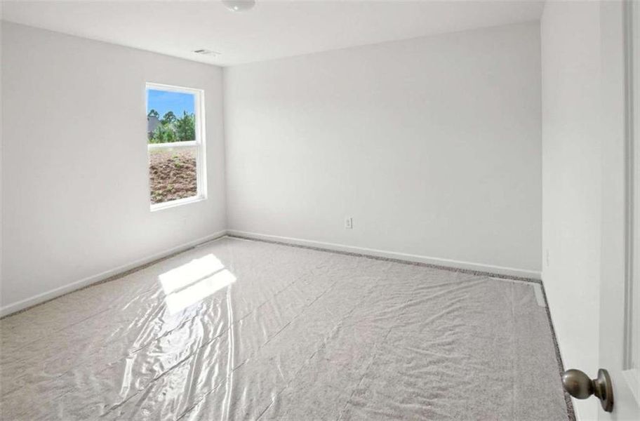 Spacious, unfurnished interior of a new home in Creekside Landing, Dallas (Image 32).