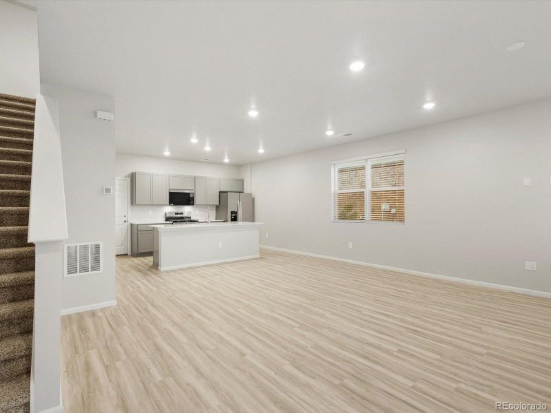 Spacious, unfurnished interior of a new home in , Aurora (Image 21).