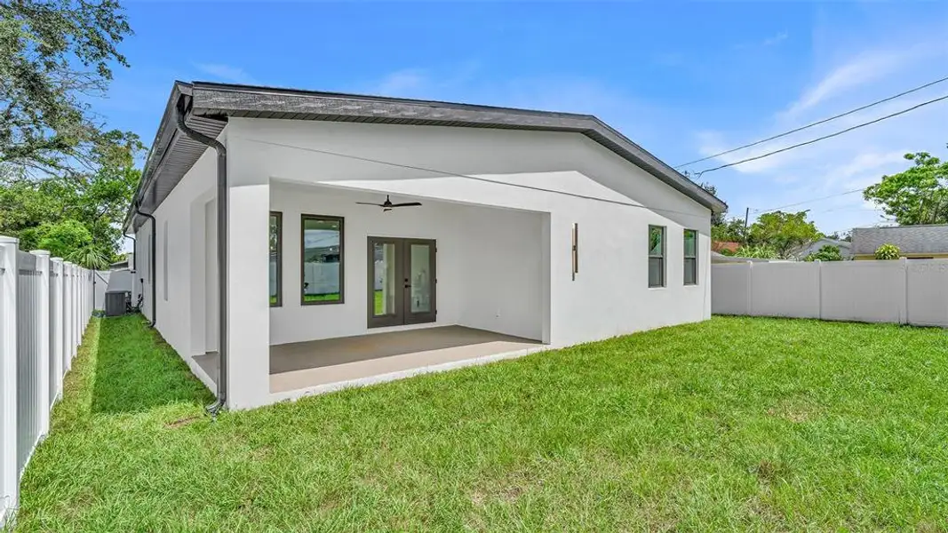 Exterior details and patio area of a home in , St. Petersburg (Image 4).