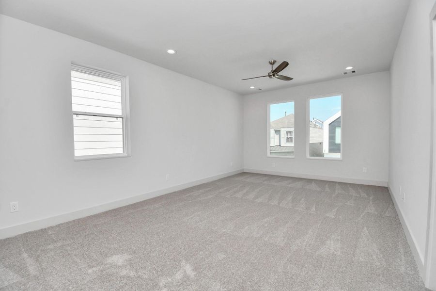 Spacious, unfurnished interior of a new home in Antigua, Houston (Image 21).