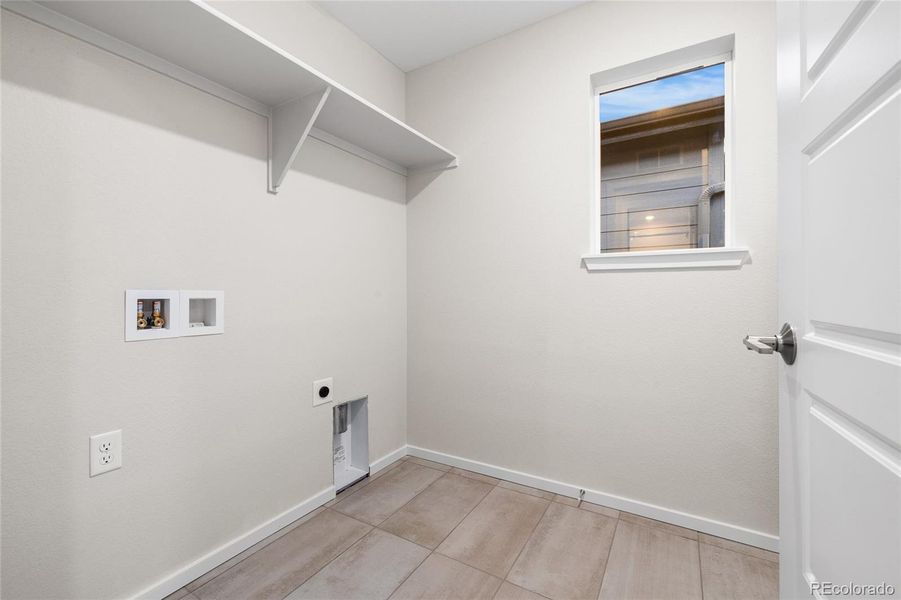 Spacious, unfurnished interior of a new home in Painted Prairie, Aurora (Image 15).