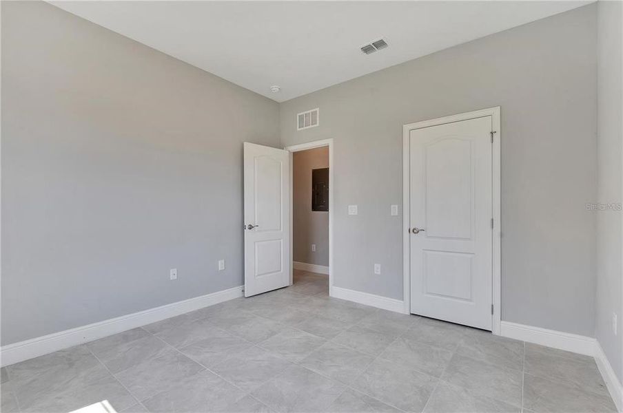 Spacious, unfurnished interior of a new home in , Kissimmee (Image 12).