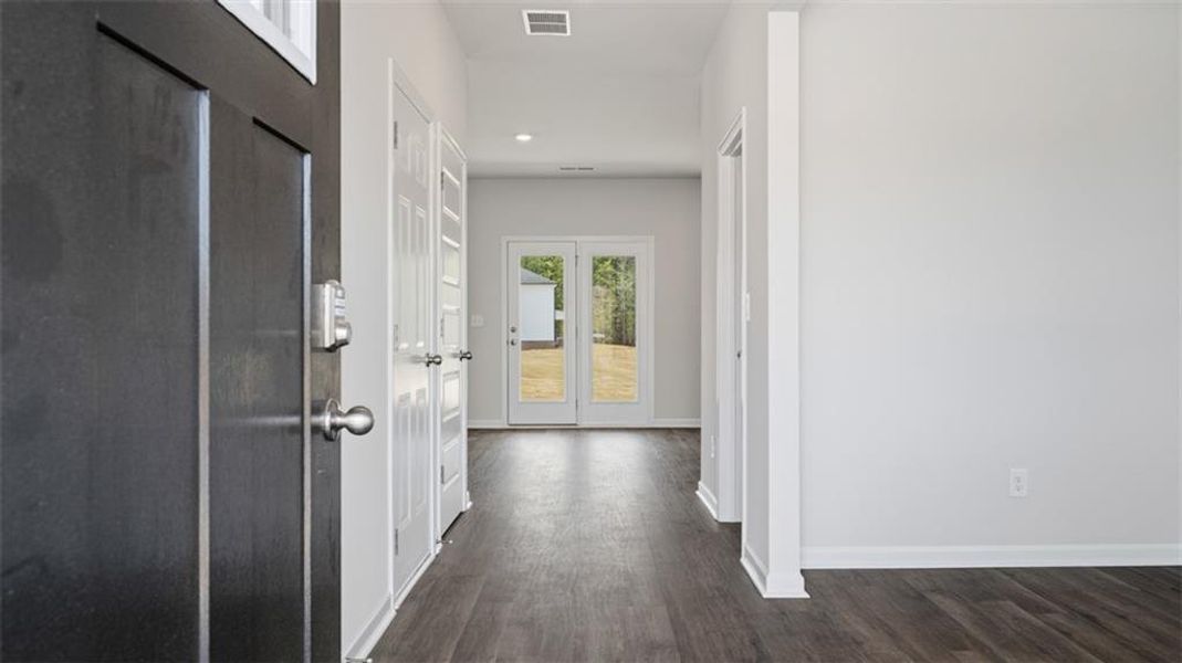 Spacious, unfurnished interior of a new home in Twin Lakes, Hoschton (Image 18).