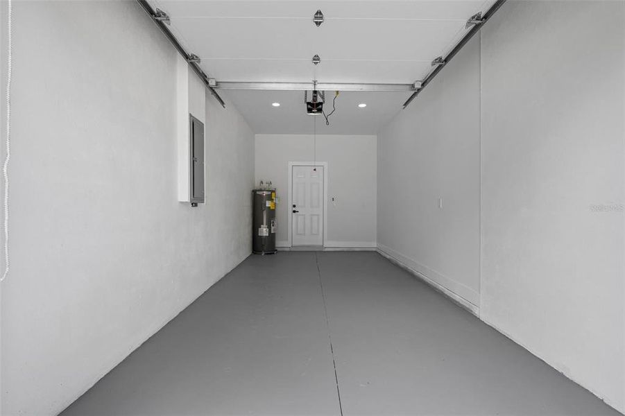 Spacious, unfurnished interior of a new home in , Port Richey (Image 40).