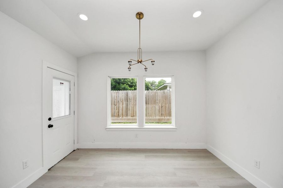 Spacious, unfurnished interior of a new home in , Houston (Image 19).