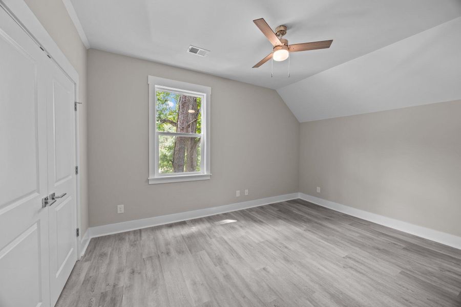 Spacious, unfurnished interior of a new home in , Summerville (Image 37).