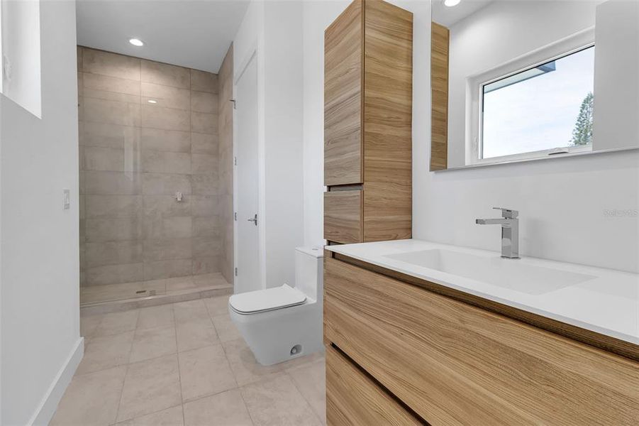 Furnished interior view inside a new home in , Sarasota (Image 17).