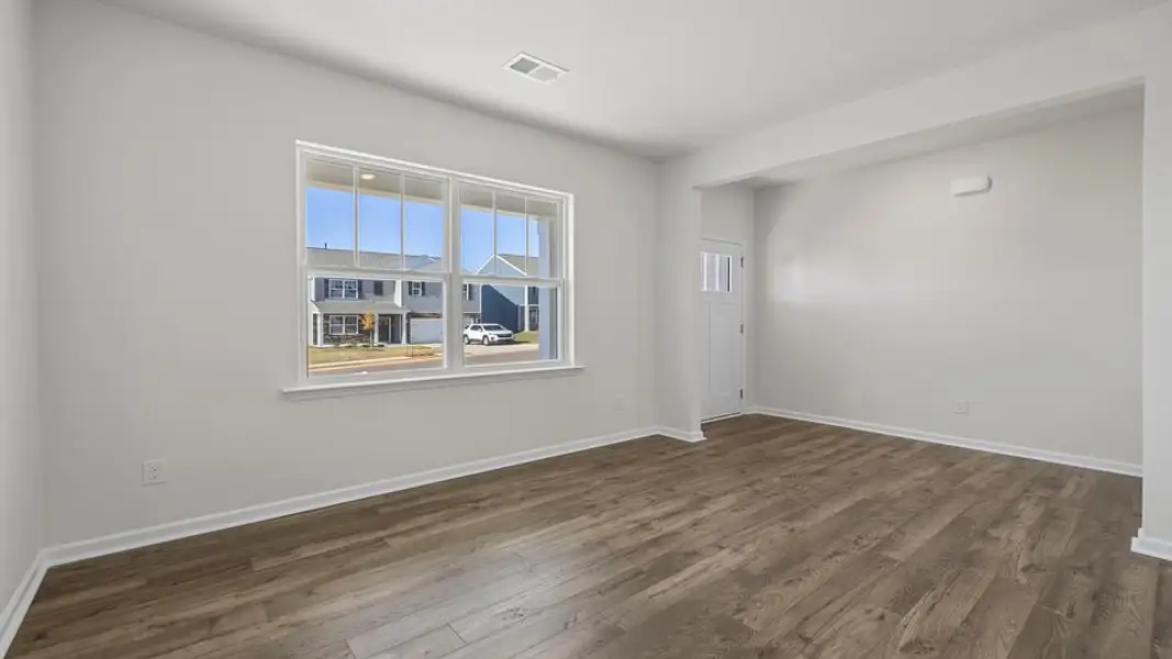 Spacious, unfurnished interior of a new home in Woodglen, Piedmont (Image 16).