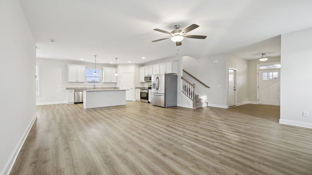 Spacious, unfurnished interior of a new home in Edgewood Estates, Piedmont (Image 18).