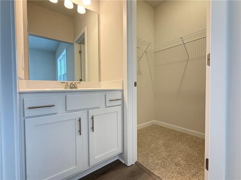 Furnished interior view inside a new home in Ponderosa Farms Manor, Gainesville (Image 12).