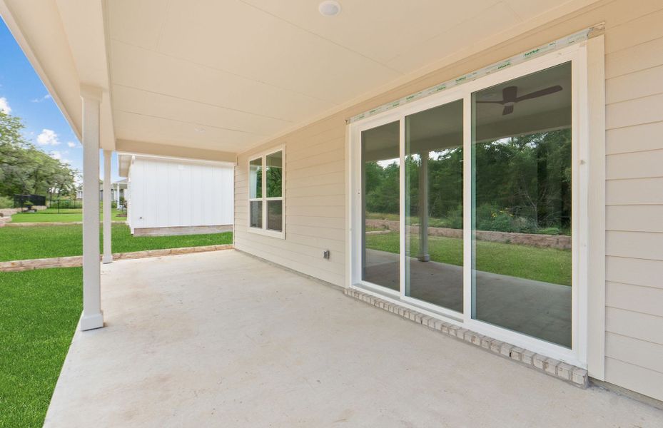 Exterior details and patio area of a home in Sun City Texas, Georgetown (Image 21).