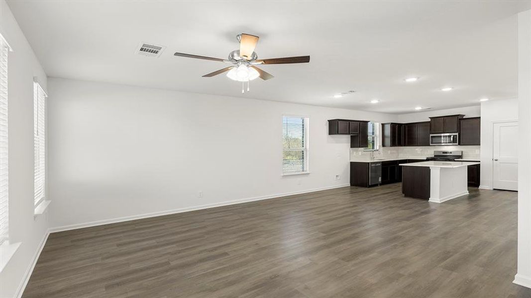 11. 10904 Cacao - Family (2)