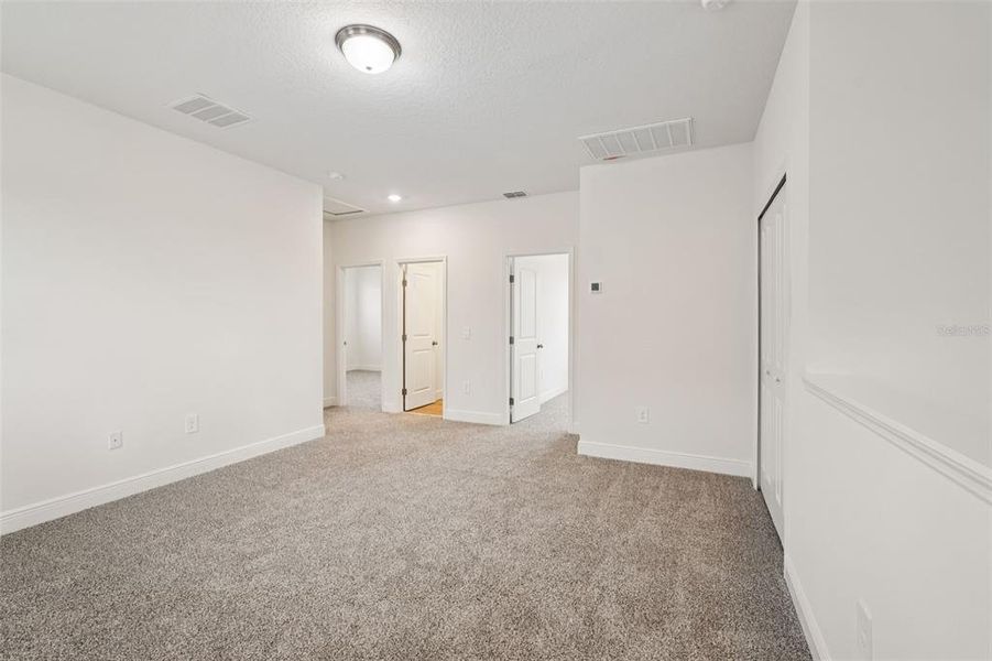 Spacious, unfurnished interior of a new home in Cyrene at Minneola, Minneola (Image 9).