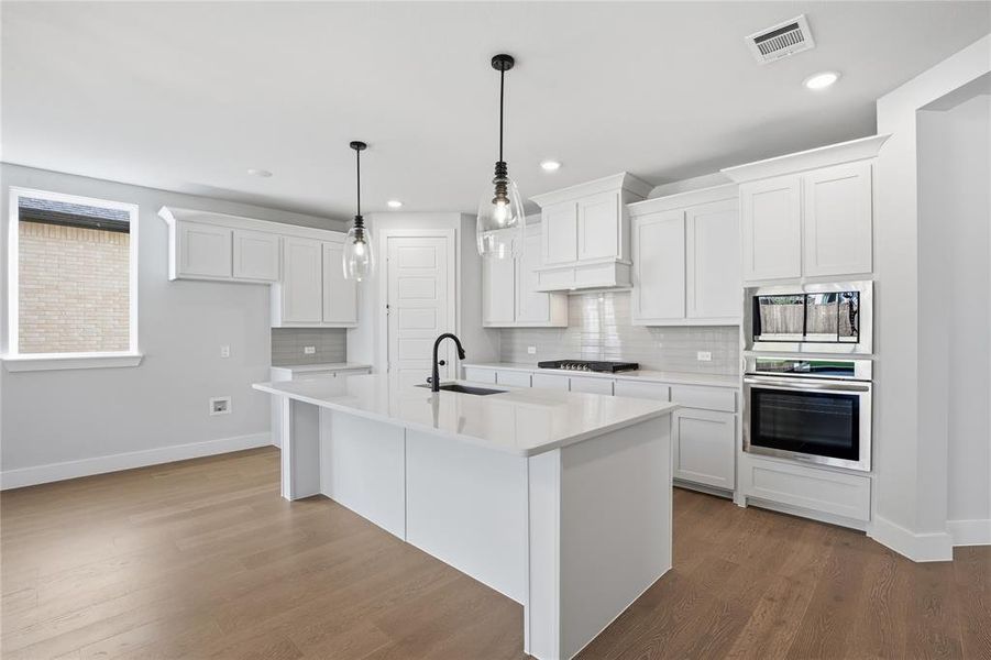 Furnished interior view inside a new home in Talon Hills, Fort Worth (Image 11).
